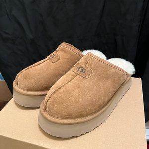 Brand new Ugg Discoquette Genuine Shearling Slide Slipper